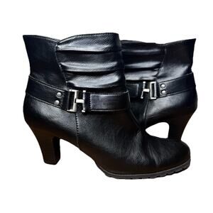 Aerosoles A2 Black Ankle Boots Womens Sz 8.5 Stacked Heel Ruched Buckle Booties